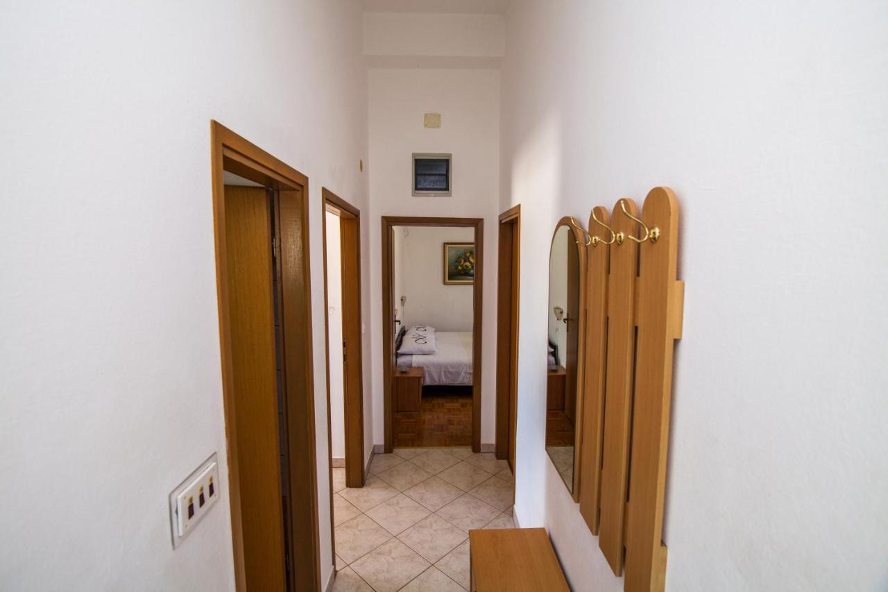 Apartman Kristina Apartment Баньоле Екстериор снимка