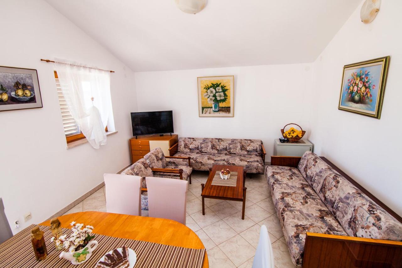 Apartman Kristina Apartment Баньоле Екстериор снимка