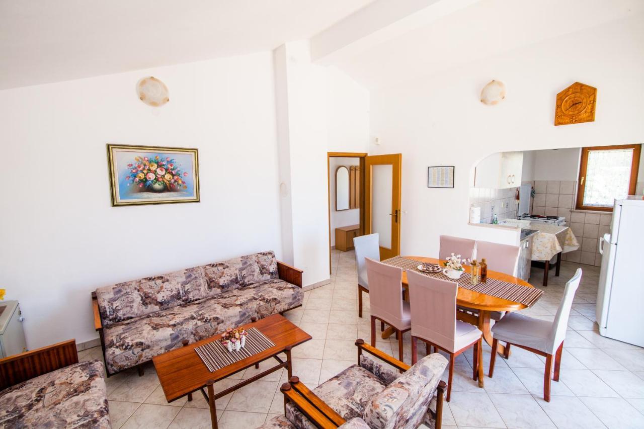 Apartman Kristina Apartment Баньоле Екстериор снимка