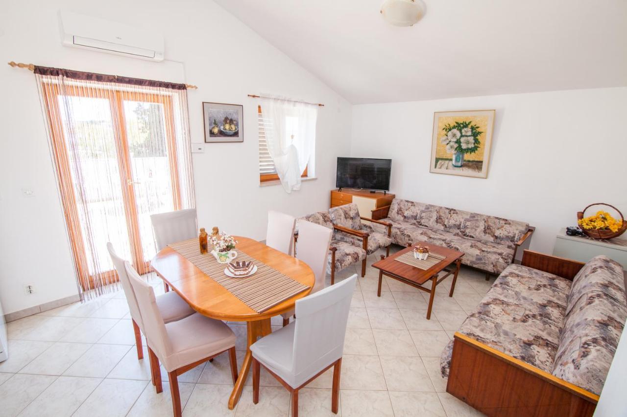 Apartman Kristina Apartment Баньоле Екстериор снимка