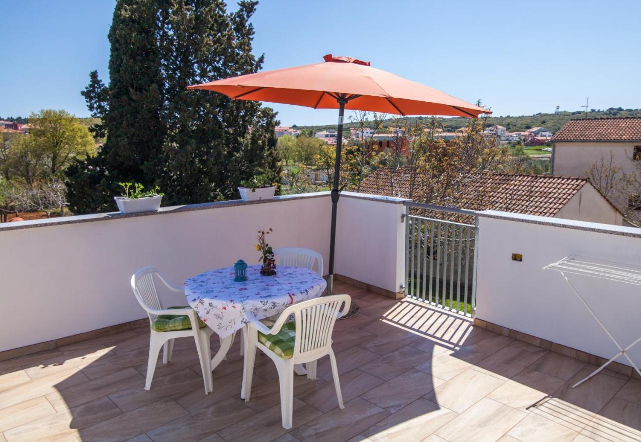 Apartman Kristina Apartment Баньоле Екстериор снимка