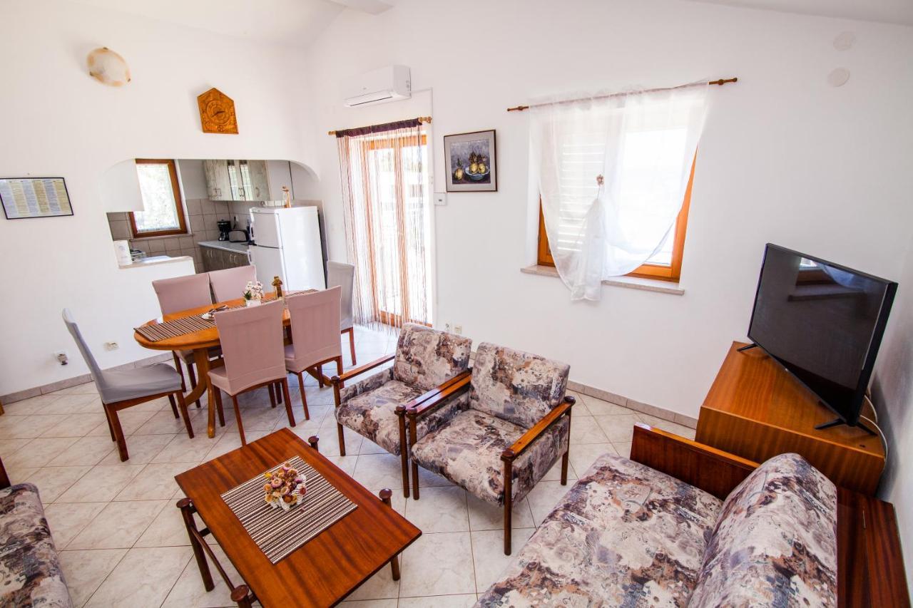 Apartman Kristina Apartment Баньоле Екстериор снимка