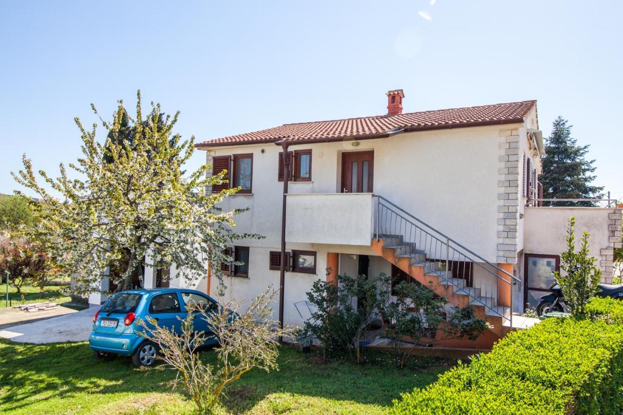 Apartman Kristina Apartment Баньоле Екстериор снимка