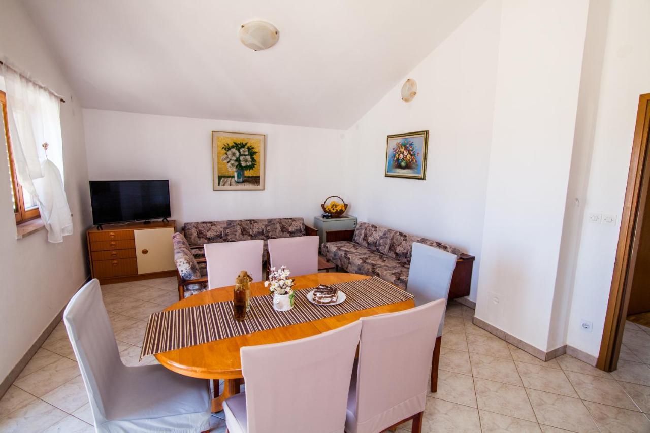 Apartman Kristina Apartment Баньоле Екстериор снимка