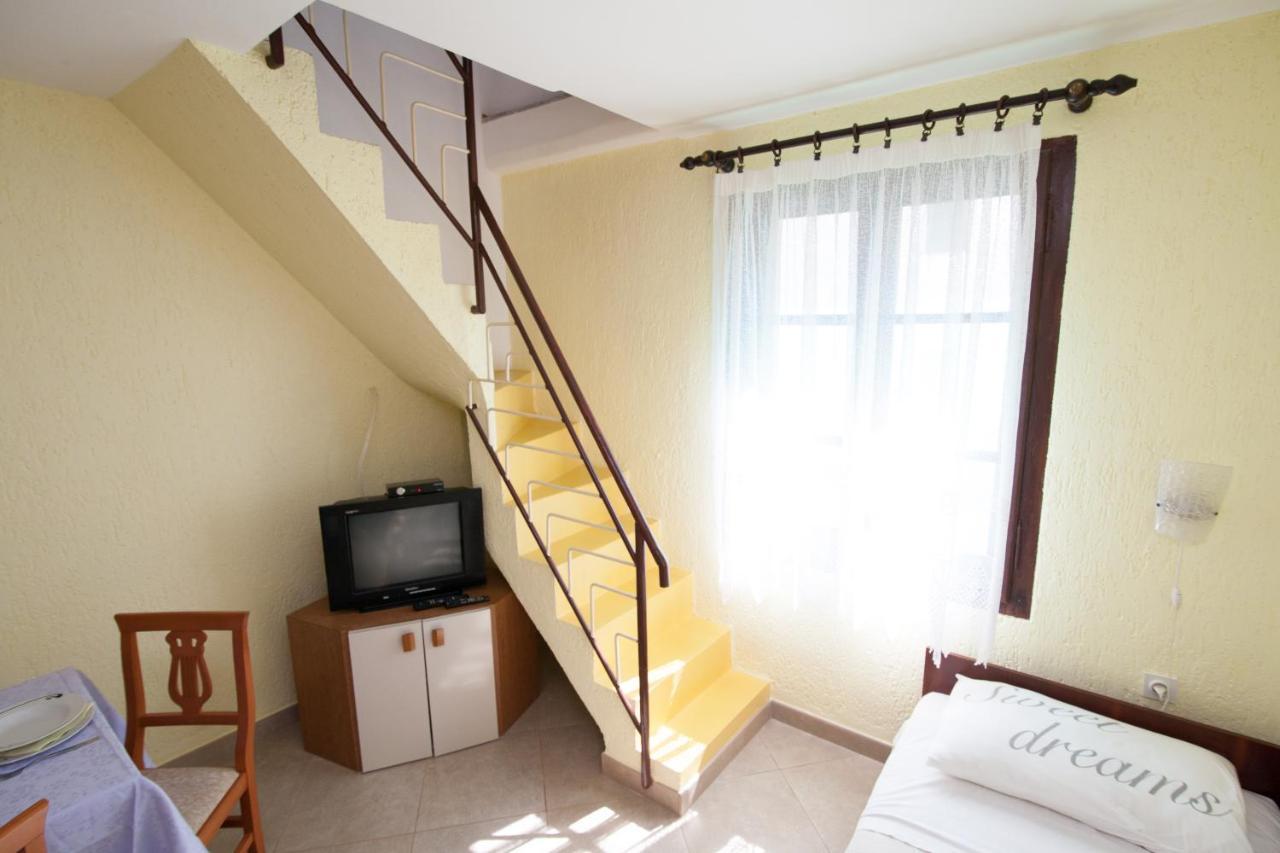 Apartman Kristina Apartment Баньоле Екстериор снимка